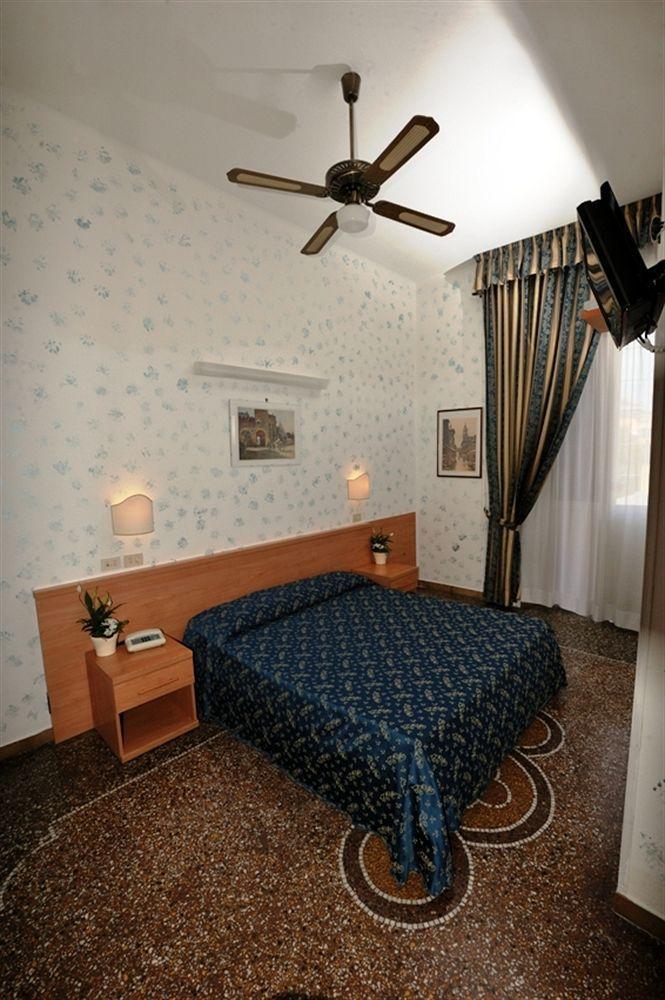 Hotel Miramare Ladispoli Exteriér fotografie