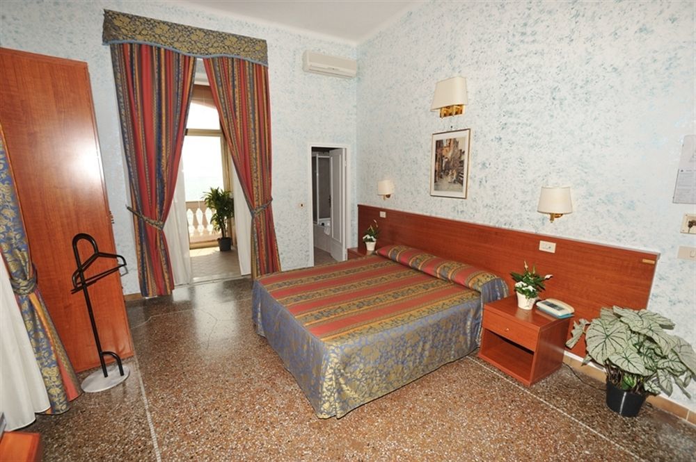 Hotel Miramare Ladispoli Exteriér fotografie