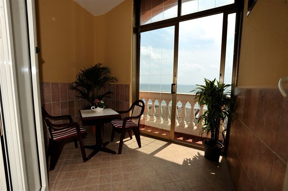 Hotel Miramare Ladispoli Exteriér fotografie